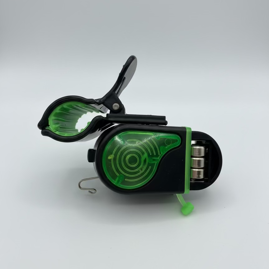 Green and black敏感度可调眼镜 on a textured surface with a blue box in the background.